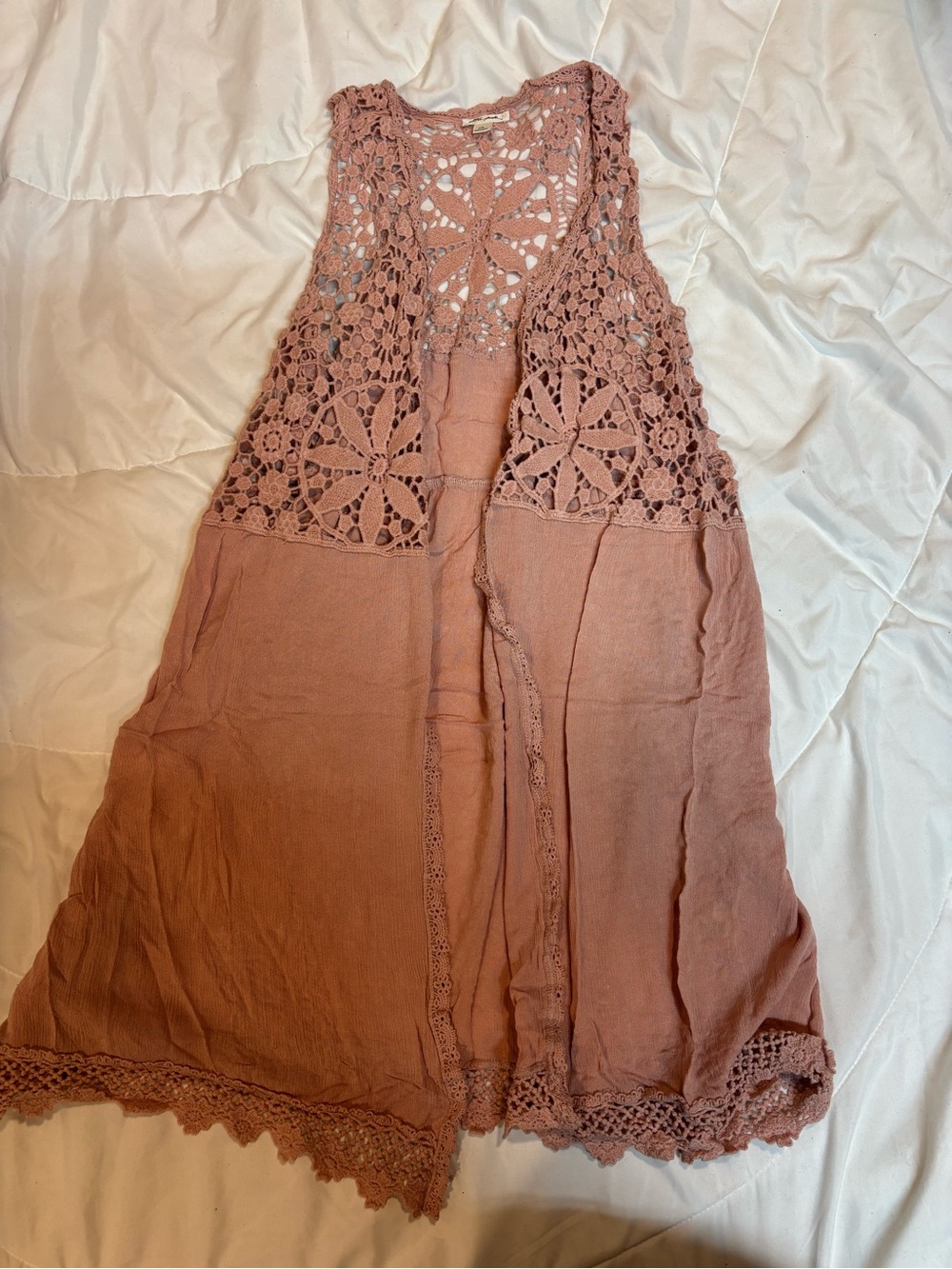Ultra Pink Crochet-Detail Mauve Pink Sleeveless Vest large XL